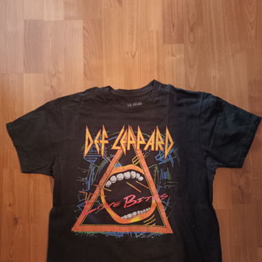 Def Leppard t-shirt 