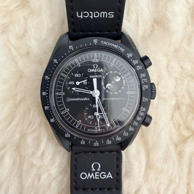 Omega Swatch MoonSwatch Snoopy