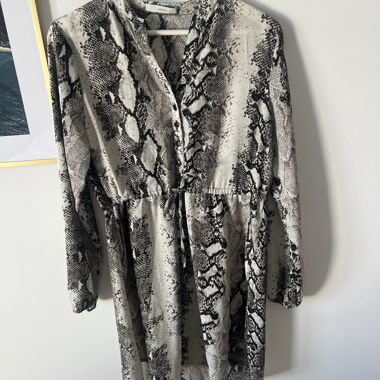 Schlangenmuster Kleid Pigalle Grösse 38