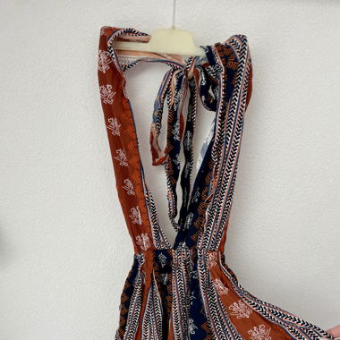 Jumpsuit kurz zum knoten
