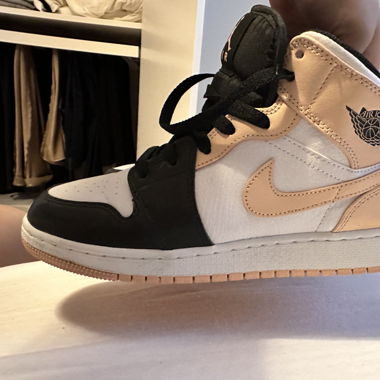 Jordan air mid 1 Crimson tint 