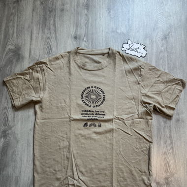 T-shirt beige