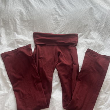 Pantaloni Brandy Melville Burgunder Foldover