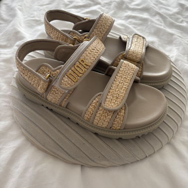 F@ke - sandales Dior 