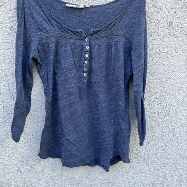 T-shirt bleu à manches longues