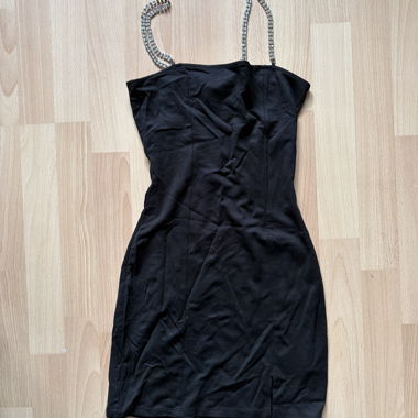 Vestito nero con spalline di strass