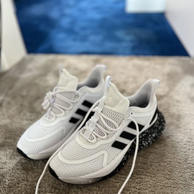 Neue Adidas Sneaker