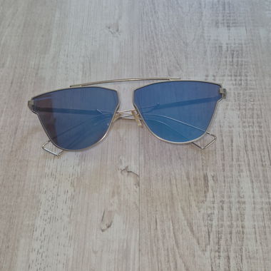 Lunettes de soleil métalliques bleues