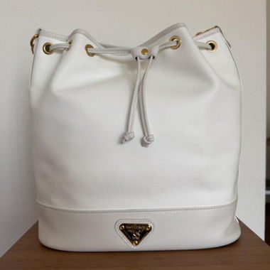 Sac seau en cuir blanc Maison Mollerus