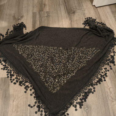 Sciarpa nera con paillettes