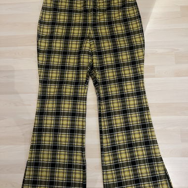 Pantalon carreau jaune évasé 