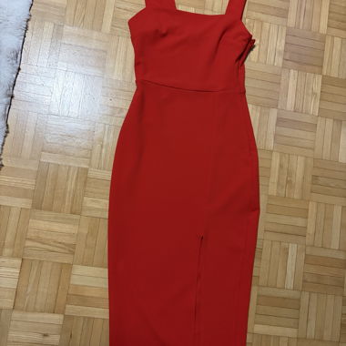 Robe fourreau rouge à bretelles larges