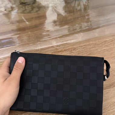 Pochette Louis Vuitton nera
