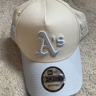 New Era 9FORTY A’s Cap beige/light blue