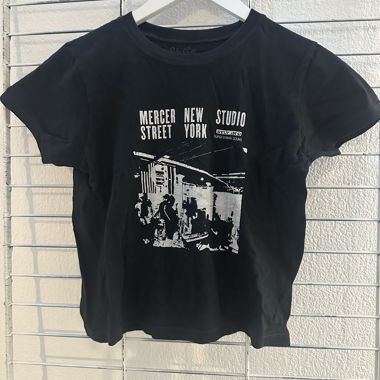 Black/grey T-shirt