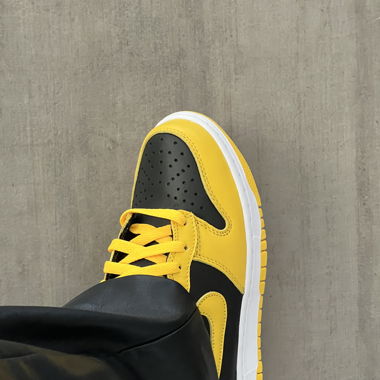Nike dunk varsity maize