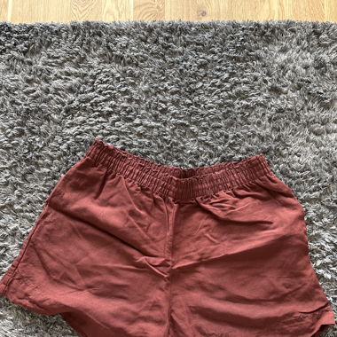 Orange/rote / Rostige Leinenshort