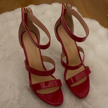 Red highheels