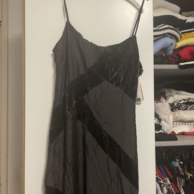 Robe noire a bretelles vintage