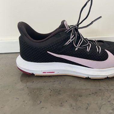 Running shoes 