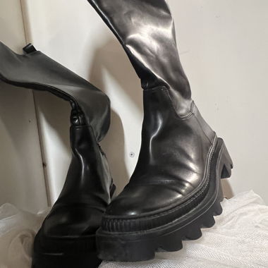 Kniehohe Plateau Stiefel