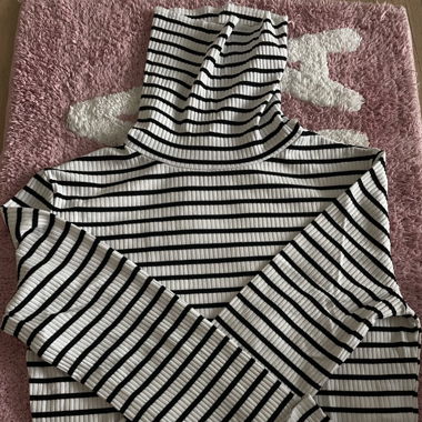 striped long sleeve t-shirt