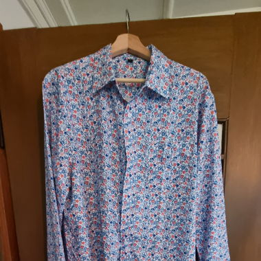 Hemd, Blumenmuster rot und blau, ungetragen