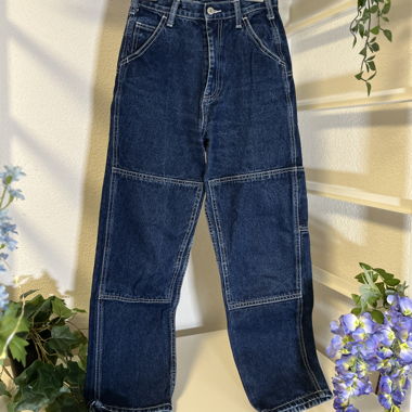 Jeans mit breitem Bein & weisser Naht – S