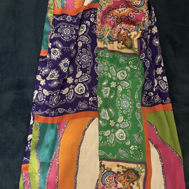 Gonna colorata con motivo paisley