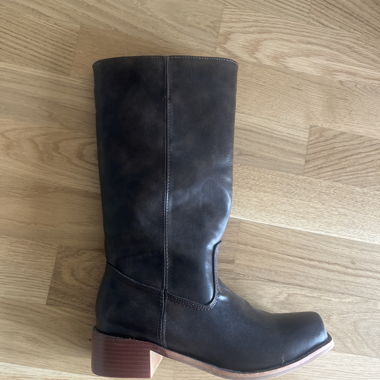 New brown boots / brown boots 