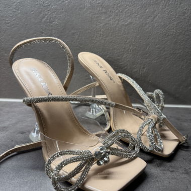 Talons à strass et lacet 