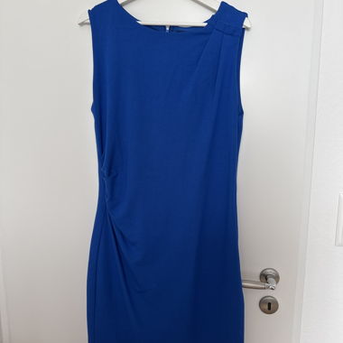 Blue sleeveless dress