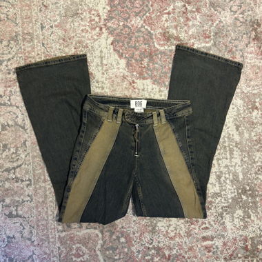 cute urban outfitters flared jeans 