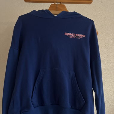 Blauer Hoodie