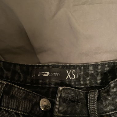 Kurzi schwarzi Jeans 🖤