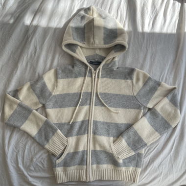 Gestreifte Strickjacke 