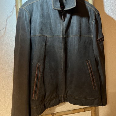 Veste en cuir fabriquée en Suisse
