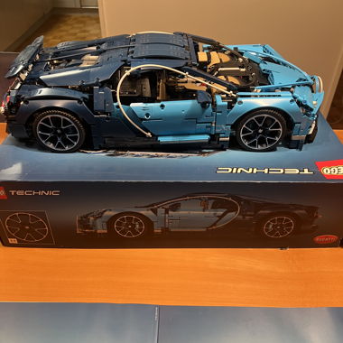 LEGO Technic Bugatti Chiron Set
