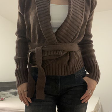 Cardigan avvolgente in maglia marrone