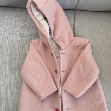 Rosa Kinderjacke mit Kapuze