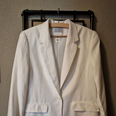 sommerlich-leichter Leinenblazer, weiss