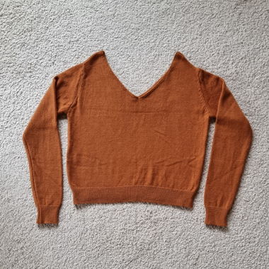 v neck pullover