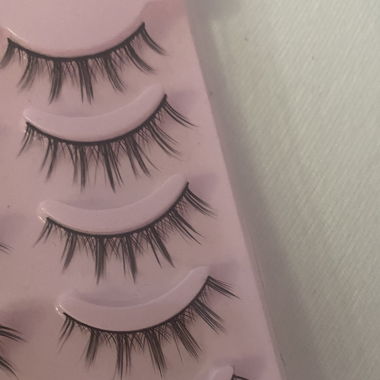 Faux cils