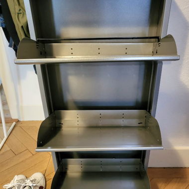 Armoire à chaussures en métal 