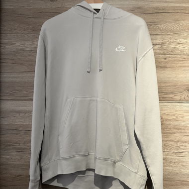 Pull Nike (taille L)