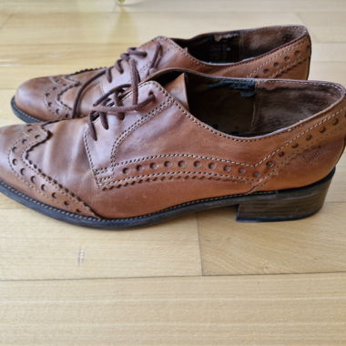 Braune Leder Schnürschuhe