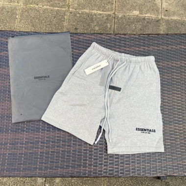 Essentials Shorts (M)