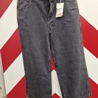 Sezanne NEW straight jeans never worn