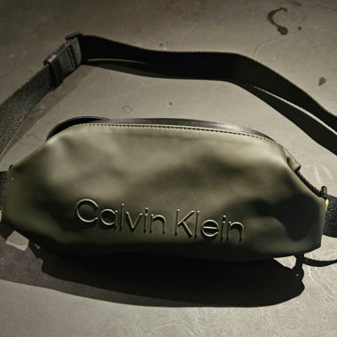 Calvin Klein K50K509562MRZ Green Sling bag LikeNew