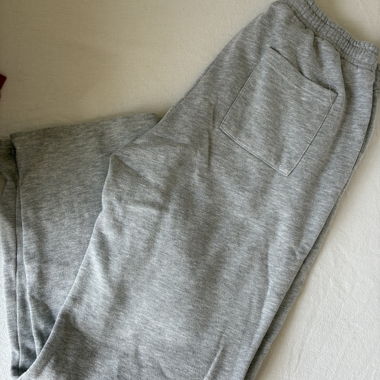 Grey sweatpants with drawstring